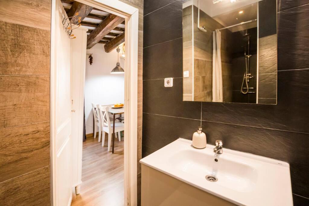 Prive Terrace In El Born, Near The Beach Apartment *